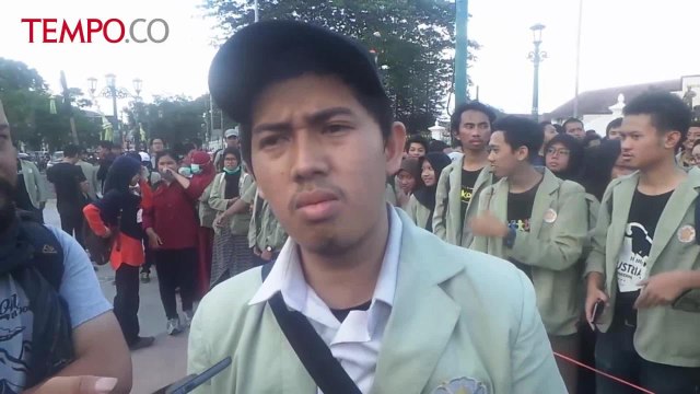 Tuntut Setya Novanto Turun, Mahasiswa Gelar Aksi Jalan Mundur