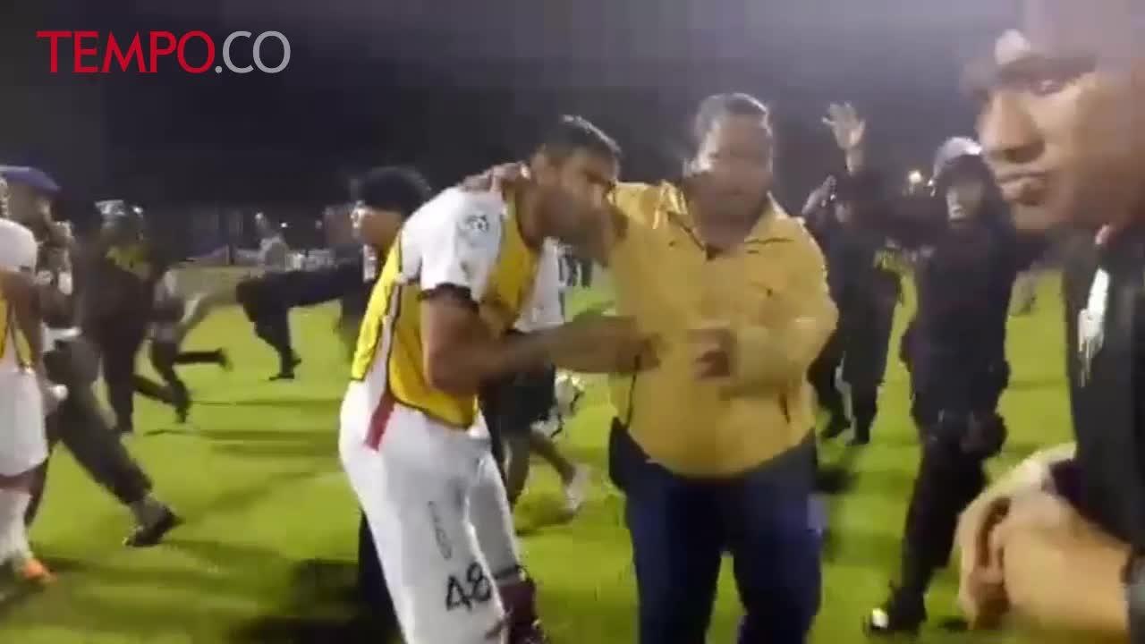 Begini Detik-detik Kerusuhan Suporter PSM Makassar Usai Kalah