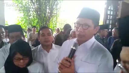 AM Fatwa Dimakamkan di Taman Makam Pahlawan