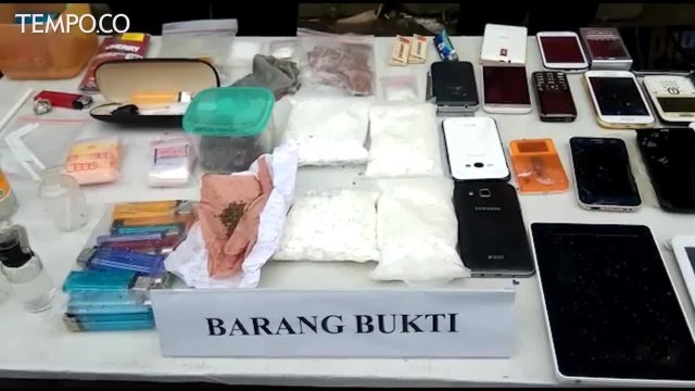 Polisi Geledah Kampung Narkoba di Kebayoran Lama