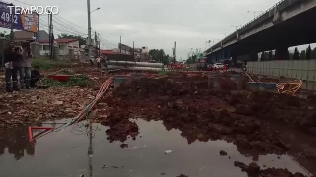 Anies Baswedan Tinjau Genangan di Depan Kampus IBN