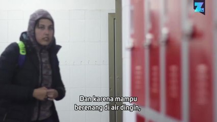 Berenang di Sungai Beku Siberia