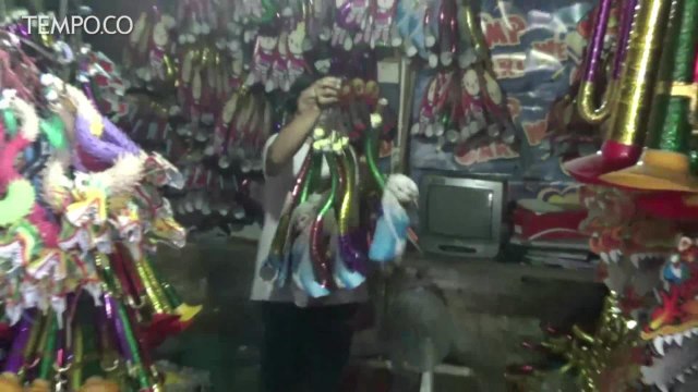 Momen Tahun Baru, Warga Kampung Terompet Kebanjiran Orderan