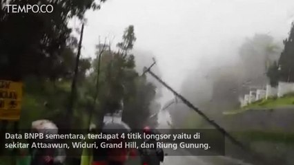 Longsor dan Tiang Listrik Roboh Tutup Jalur Puncak