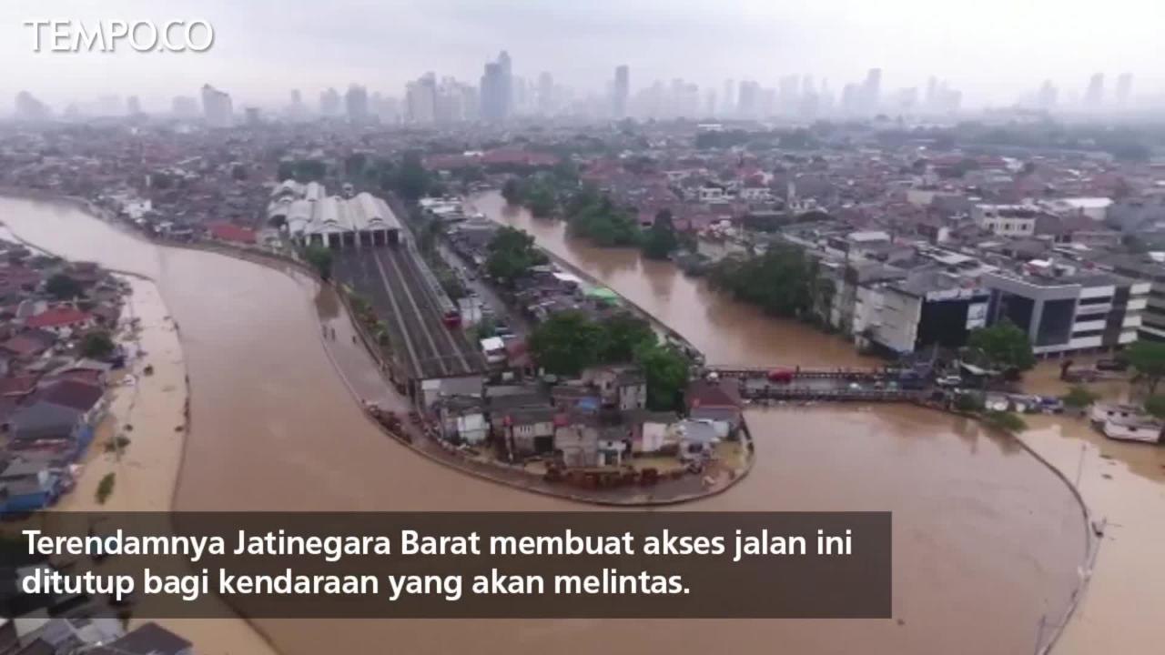 Video Drone: Ciliwung Meluap, Jatinegara Barat Terendam Banjir