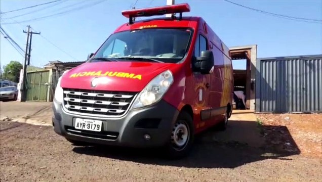 Homem é socorrido após sofrer queda de caminhão, em Cascavel