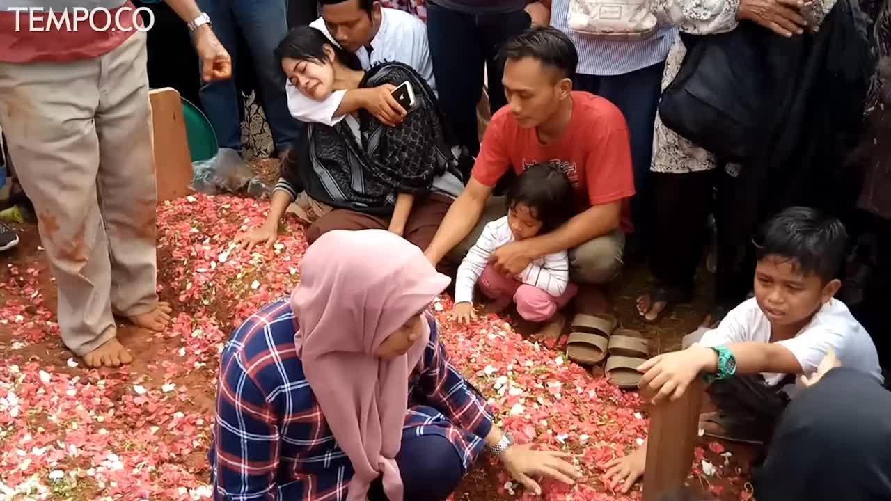 Ini Daftar Jenazah Kecelakaan Bus Tanjakan Emen yang Dimakamkan Massal