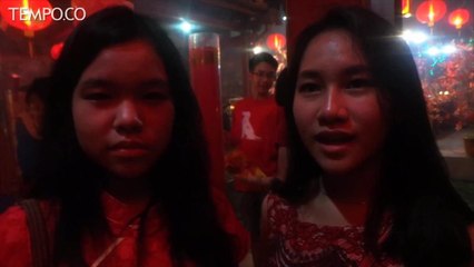 Nyala Lilin dan Kembang Api Warnai Malam Imlek di Klenteng Yogya