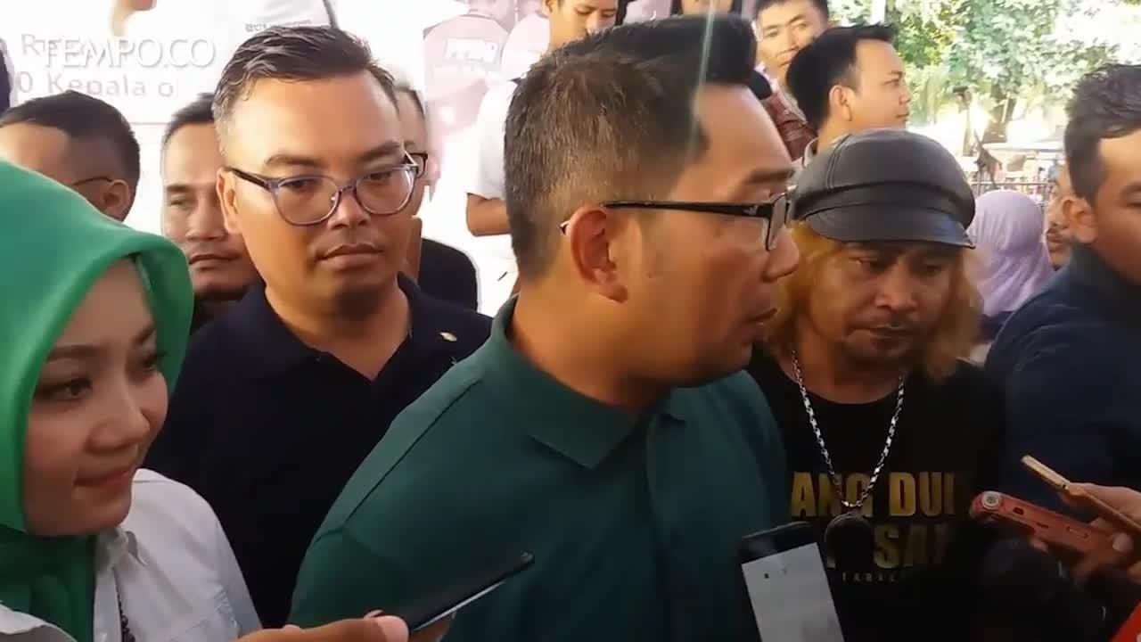 Deklarasi Persatuan Tukang Cukur Garut Dukung Ridwan Kamil