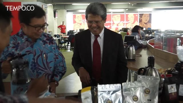 Menulis Novel Jadi Obsesi Terakhir Todung Mulya Lubis