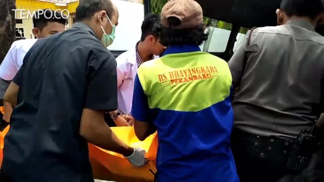 Geger, Mayat Tanpa Identitas Ditemukan di Dalam Selokan