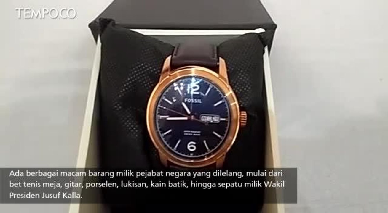 Dari Bet Tenis Meja Hingga Gitar Menhub, Lelang Barang Pejabat Raup Rp. 240 Juta
