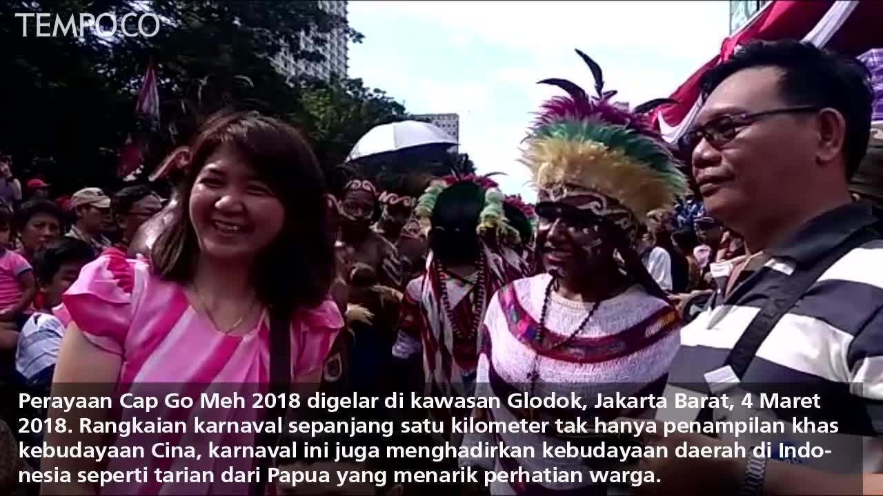 Cap Go Meh di Glodok, Karnaval Papua Menarik Perhatian Warga