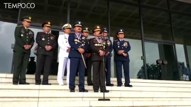 Tito Karnavian Terima Tiga Penghargaan Tertinggi TNI