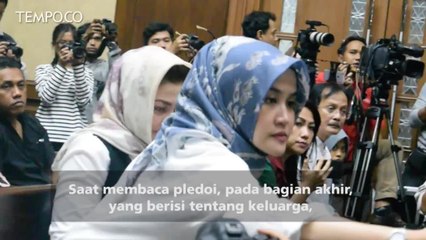 Setya Novanto Terisak Baca Pleidoi saat Sebut Keluarga