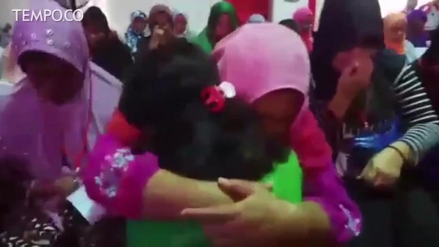 Haru Menkumham Yasonna Saat Anak Pidana Basuh Kaki Ibu Mereka