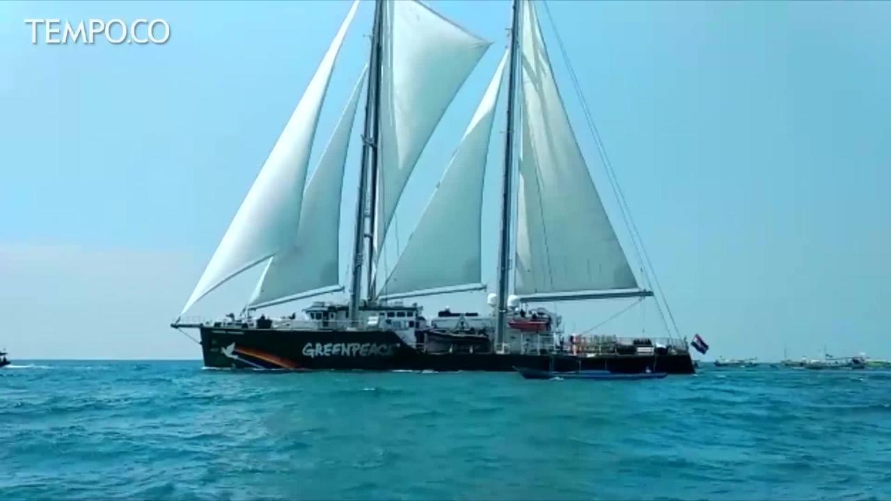 Kapal Rainbow Warrior Greenpeace Dikejar Nelayan Pulau Pari