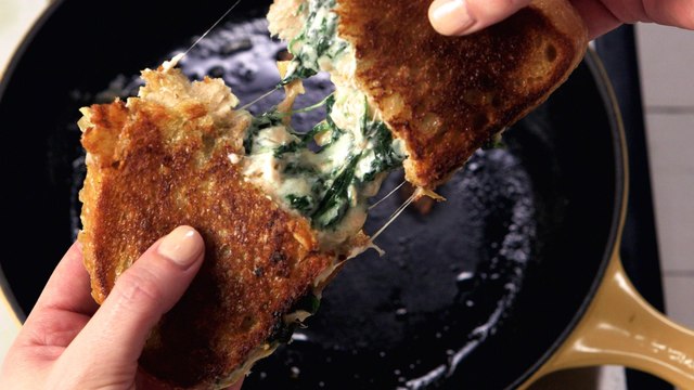 This Grilled Cheese Is Loaded With Spinach & Artichoke Dip