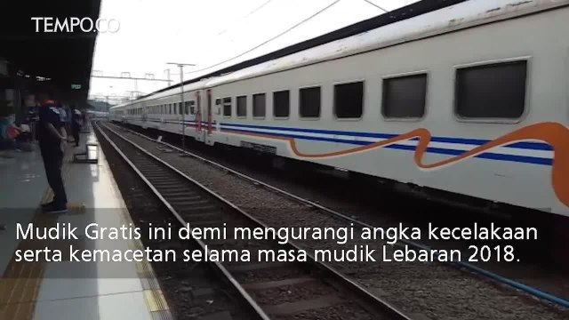 Menteri Rini Soemarno Melepas Peserta Mudik Gratis BUMN