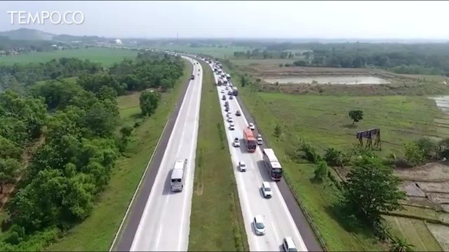 Pantauan via Drone Lalu Lintas Tol Cipali