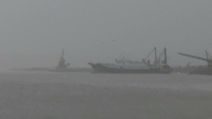 Ribuan Truk Berhenti Total Terkait Badai