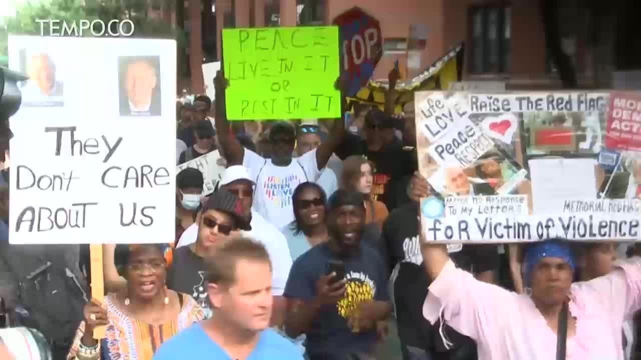 Protes Ribuan Warga Chicago Kekerasan Senjata Api