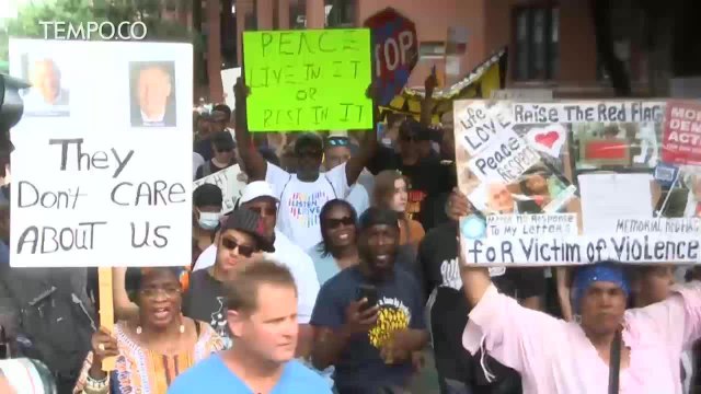 Protes Ribuan Warga Chicago Kekerasan Senjata Api