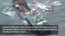 Helikopter Selamatkan 30 Awak Kapal dari Gelombang Tinggi