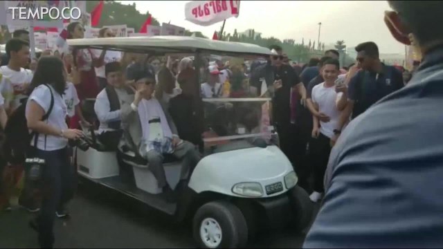 Deklarasi Kampanye Damai, Petinggi Partai Pakai Baju Adat