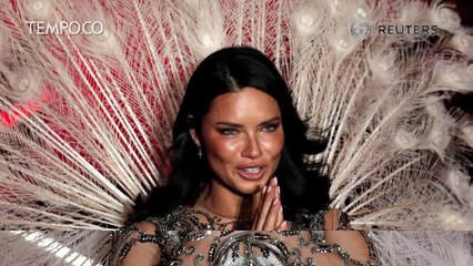 Penampilan Terakhir Andriana Lima di Victoria's Secret Fashion Show