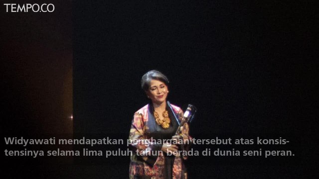 FFI 2018, Aktris Widyawati Raih Penghargaan Lifetime Achievement