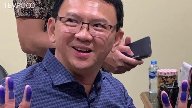 Gaya Ahok saat Bebas dari Tahanan Mako Brimob