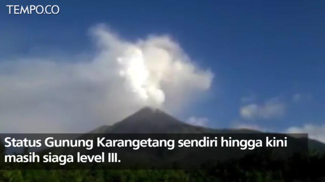 Gunung Karangetang Keluarkan Guguran Lava Dekat Pemukiman