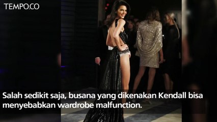 Gaun Terbuka Kendall Jenner Saat Hadiri After Party Oscar 2019