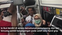 Penumpang Heboh, Ada Jokowi Naik KRL ke Bogor