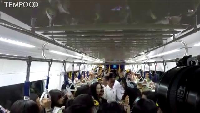 Presiden Jokowi, Para Menteri, dan Anies Baswedan Menjajal MRT