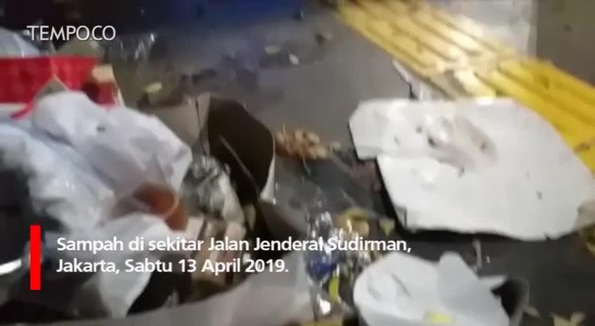 Sampah Berserakan Usai Kampanye Akbar Jokowi-Ma’ruf Amin