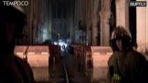 Penampakan Salib Utuh saat Katedral Notre Dame de Paris Terbakar