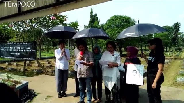Tabur Bunga Mengenang Korban Tragedi Trisakti 1998