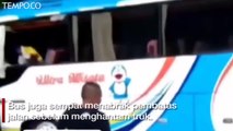 Detik-detik Bus Pariwisata Tabrak Truk Tangki BBM
