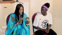 Naomi Campbell encourage le basketball féminin