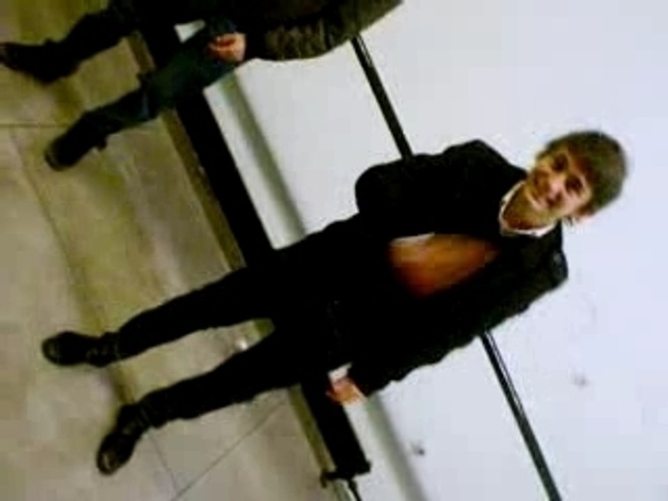 Simon, Pierre , Victor en mode tecktonik au supercross ^^