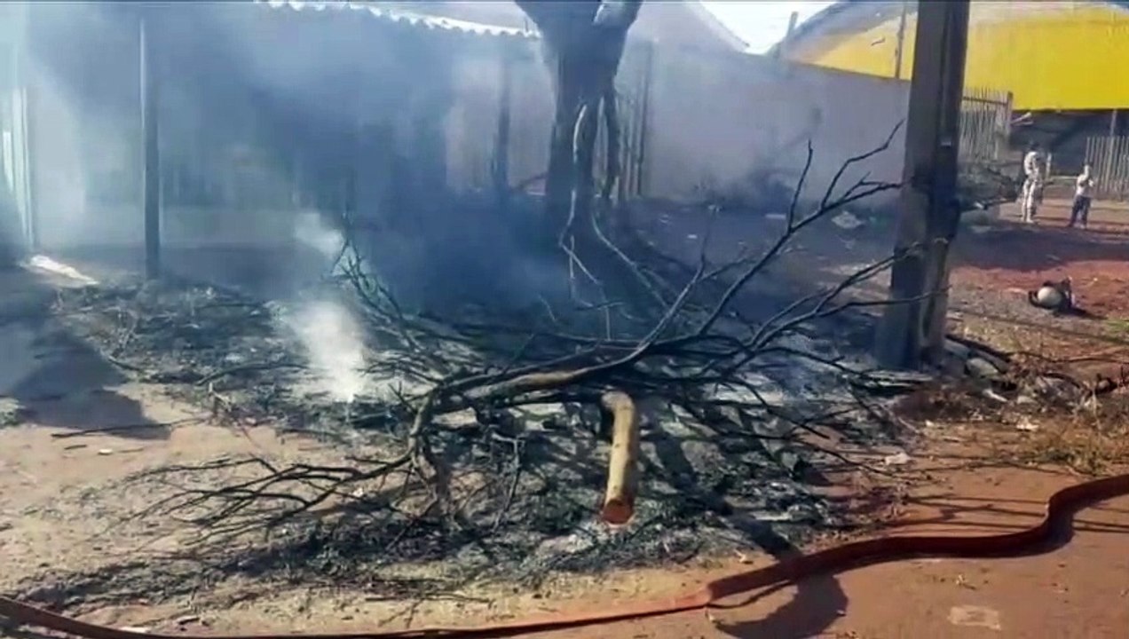 Bombeiros são acionados para combate a princípio de incêndio no Jd. Veneza