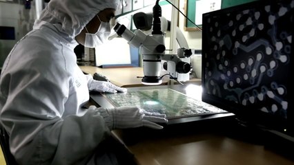 한일 갈등 겹쳐 기업 경기 하락...돌파구는? / YTN