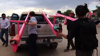Juegan al “sube y baja” en la frontera México-EEUU