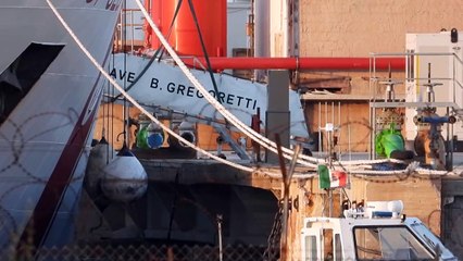 Autorizan desembarco de menores migrantes bloqueados en buque italiano