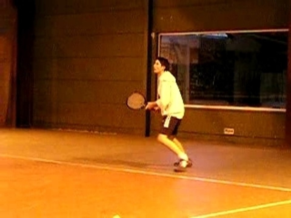Rom playing tennis