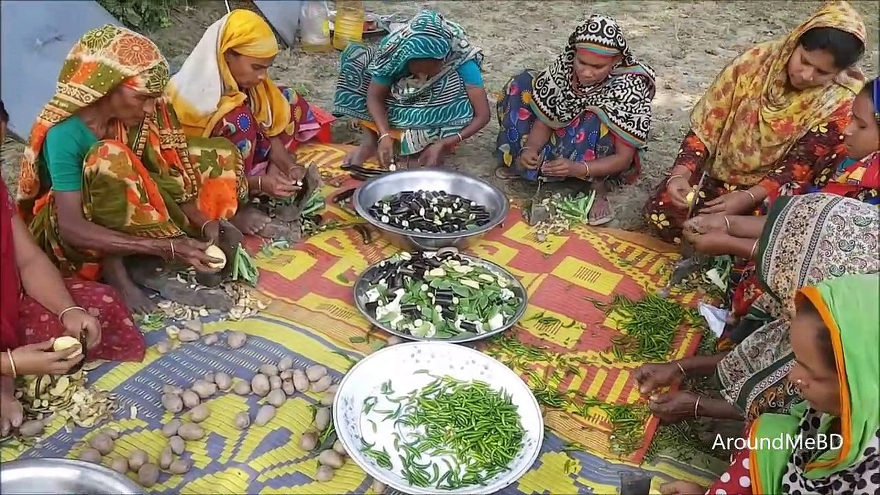380 Big Loose Prawns Shrimp & Vegetables Mixed Gravy Curry Cooking To Feed Whole Village People