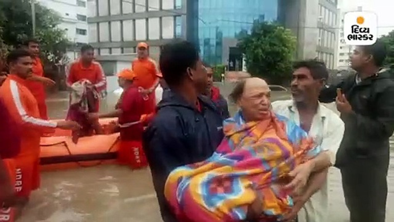 વડોદરાના 962 લોકોનું સલામત સ્થળે સ્થળાંતર