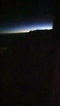 Vol en avion au-dessus d'un orage sur les Alpes !